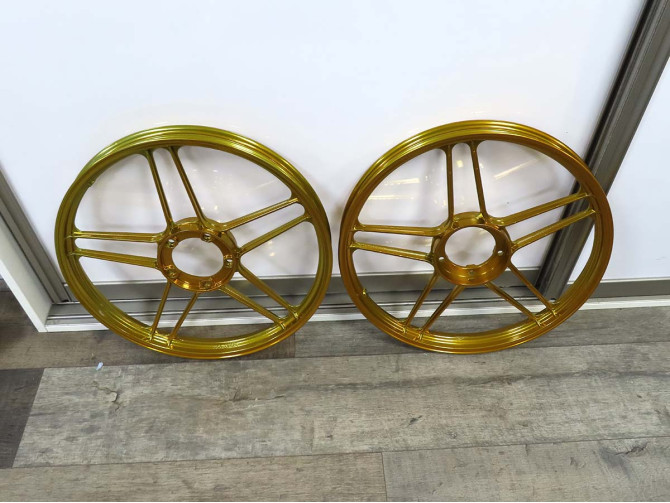 17 inch Grimeca stervelg 17x1.35 Puch Maxi candy goud set product