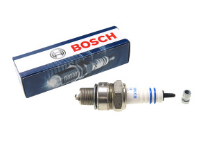 Spark plug Bosch W7AC (similar to NGK B6HS)