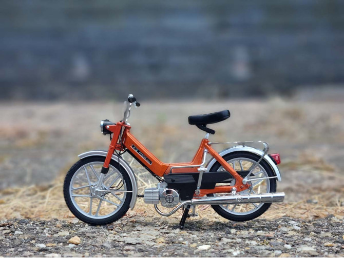 Maßstab Puch Maxi N 1:10 Metallic-Orange product